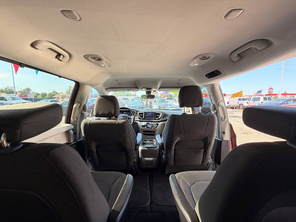 2019 Chrysler Pacifica Image 18