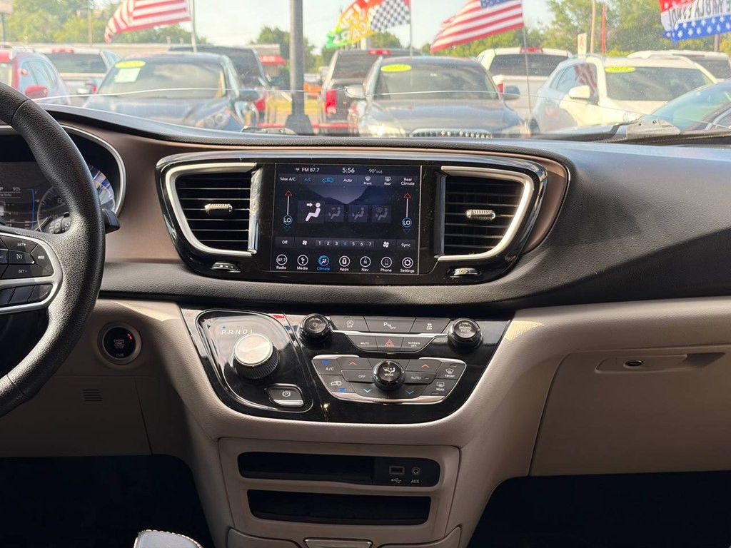 2019 Chrysler Pacifica Image 19
