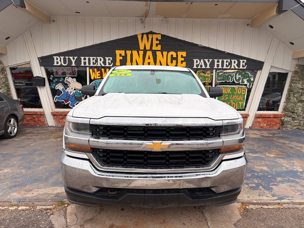 2017 Chevrolet Silverado 1500 Image 2