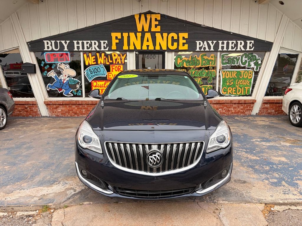 2017 Buick Regal Image 2