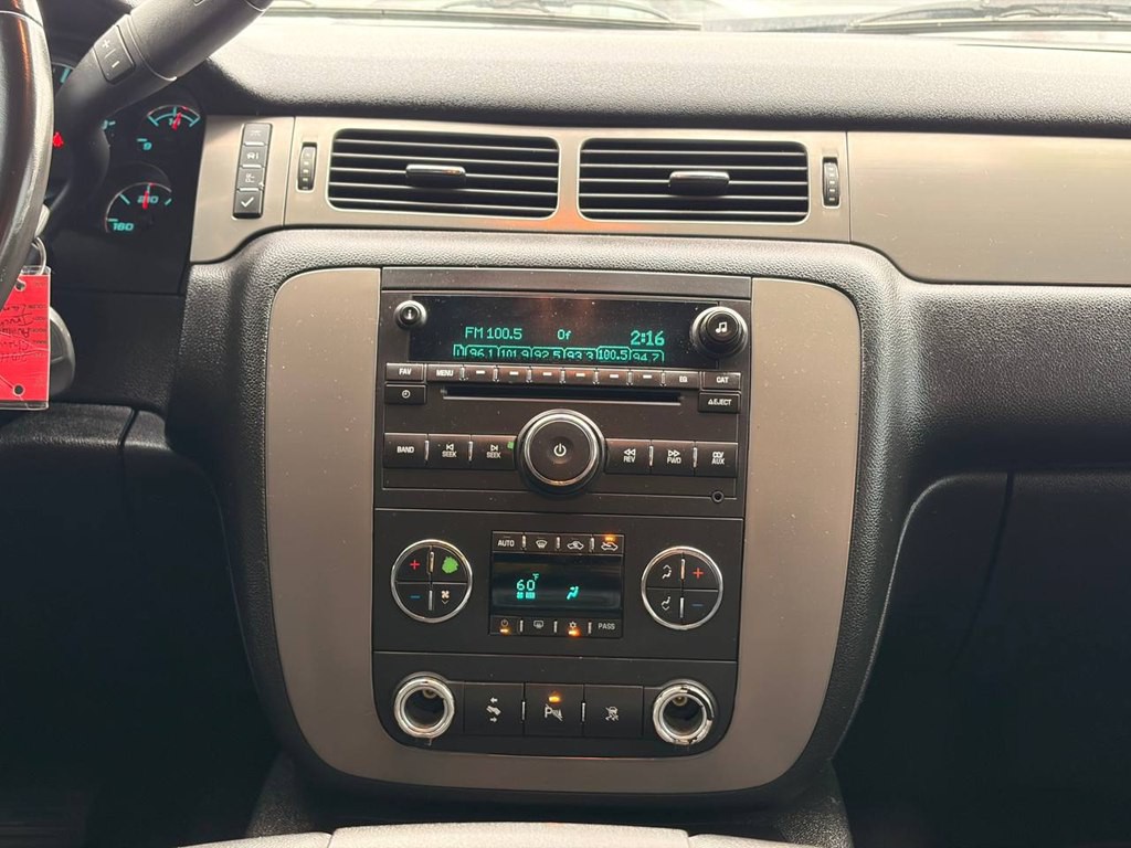 2011 Chevrolet Avalanche Image 20