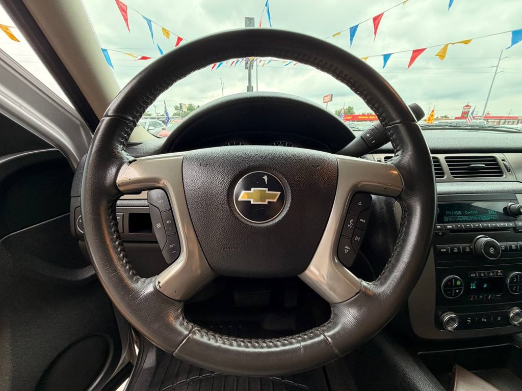 2011 Chevrolet Avalanche Image 21