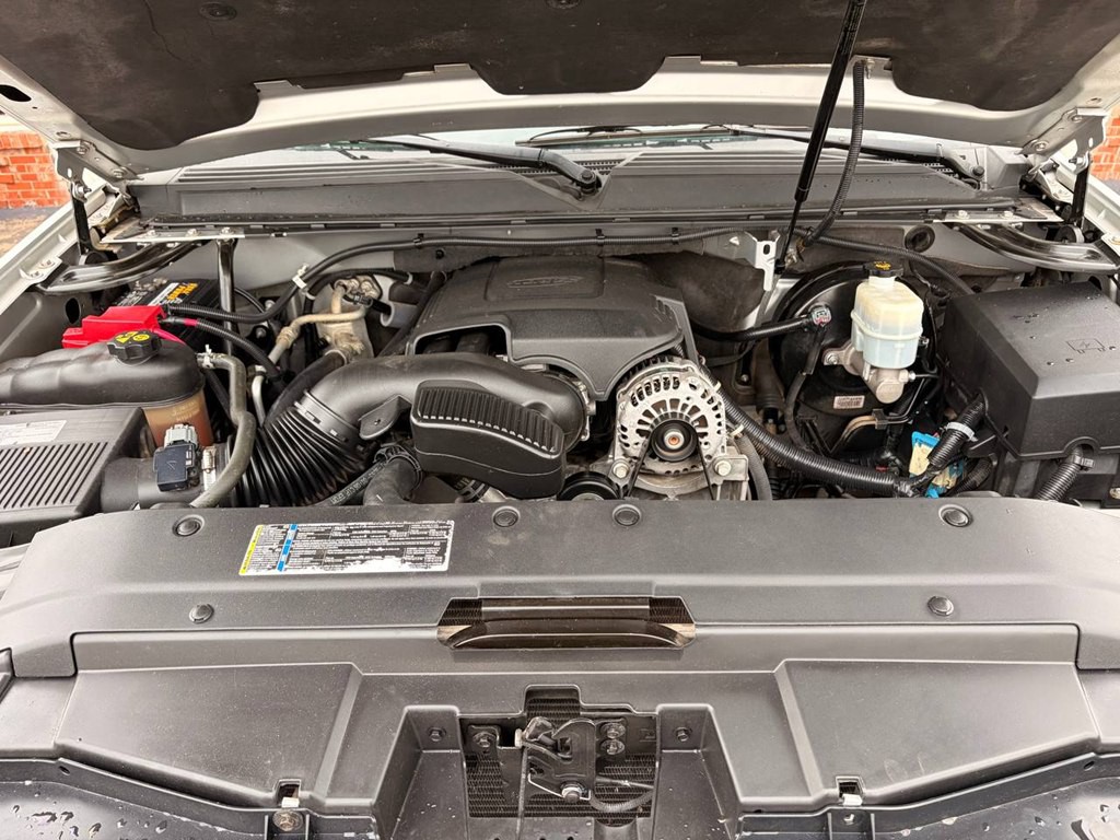 2011 Chevrolet Avalanche Image 24