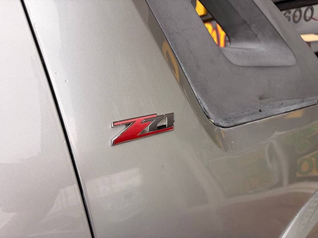 2011 Chevrolet Avalanche Image 26