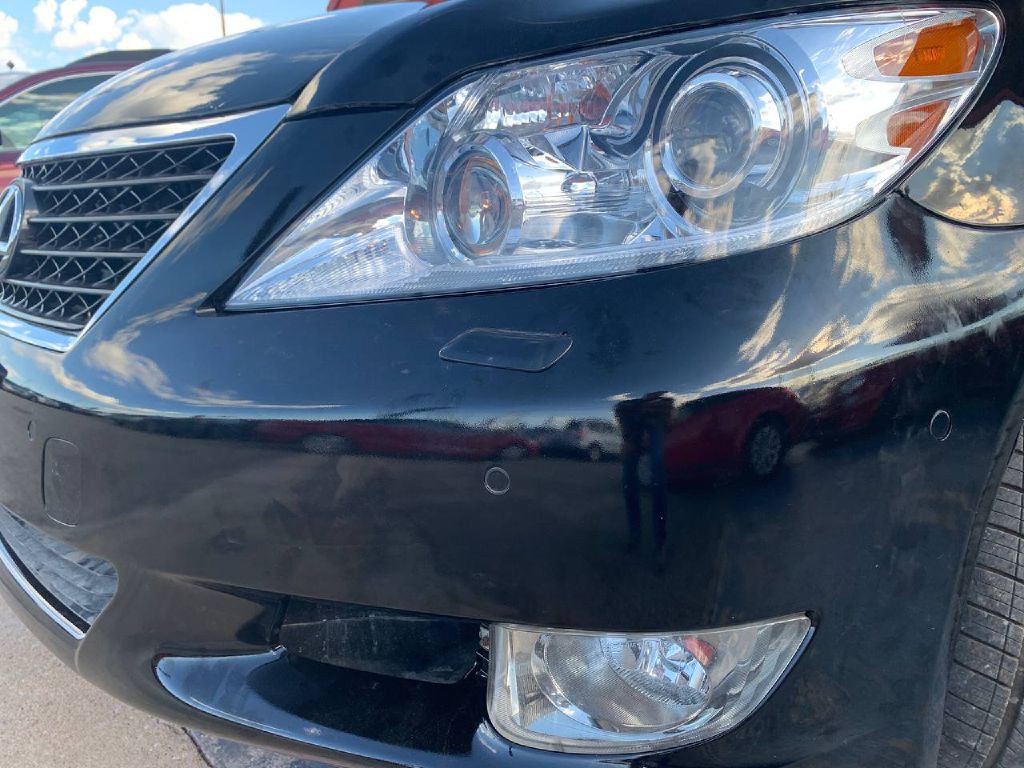 2010 Lexus LS Image 8