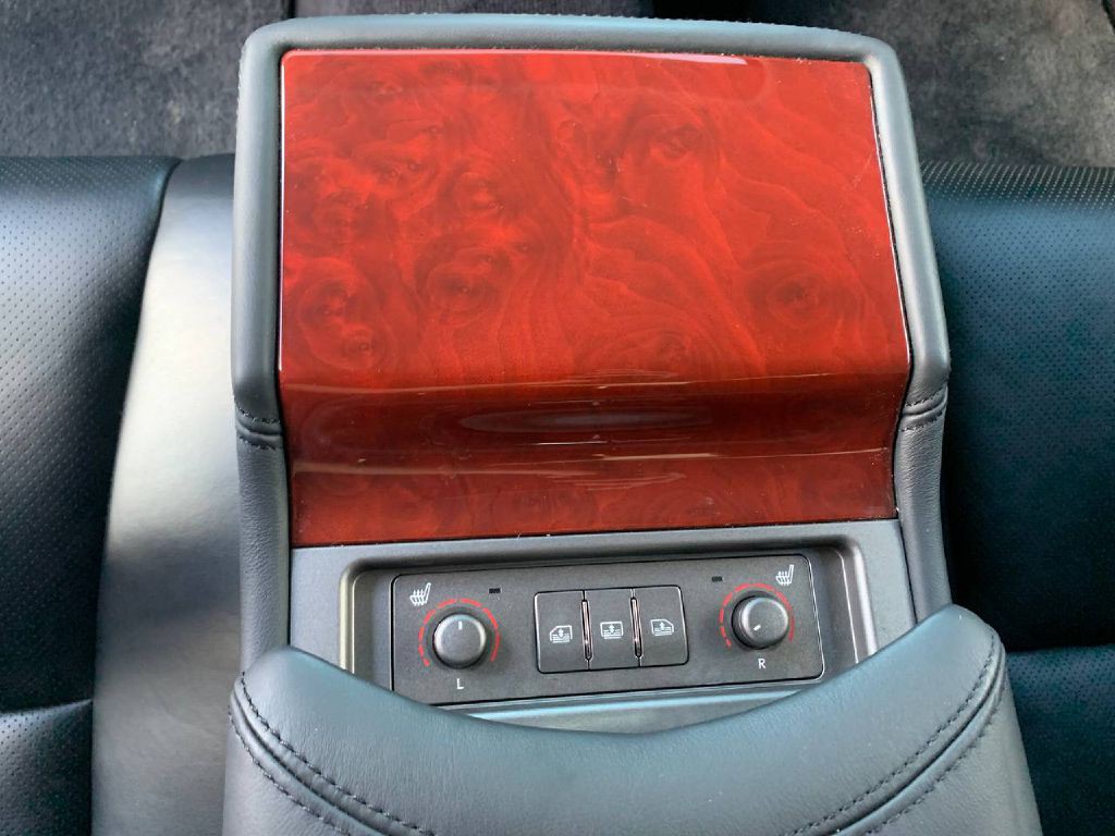 2010 Lexus LS Image 20