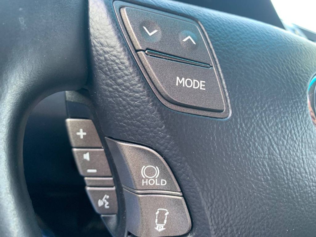 2010 Lexus LS Image 39