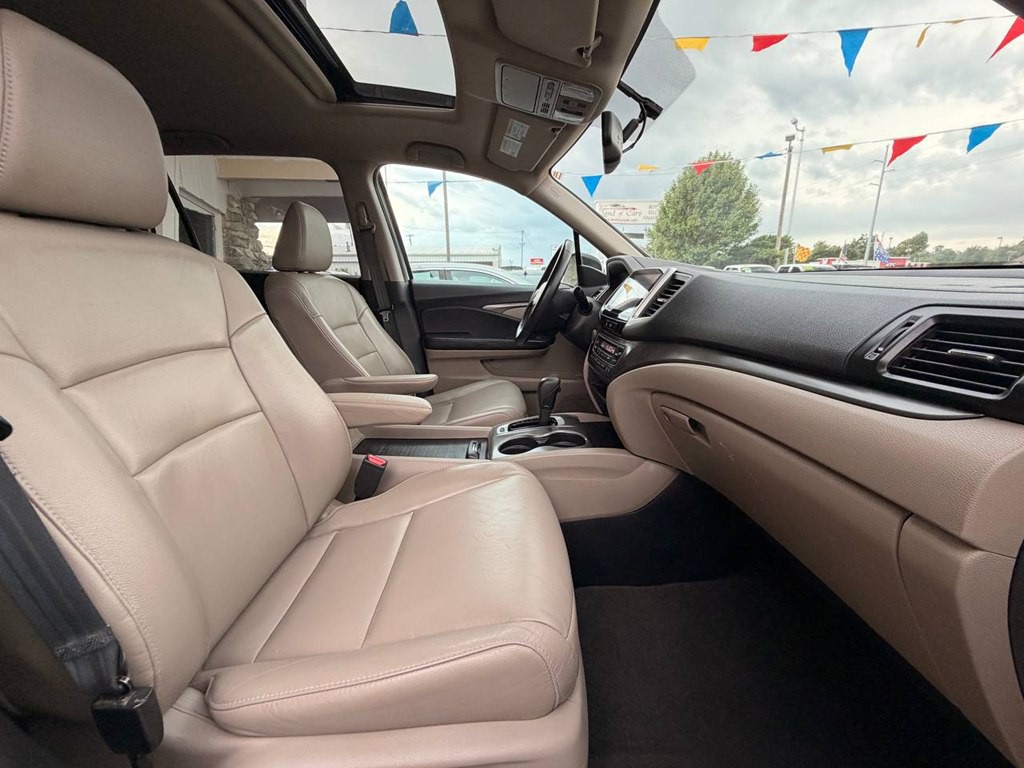 2016 Honda Pilot Image 16