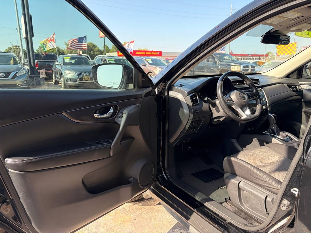 2020 Nissan Rogue Image 9