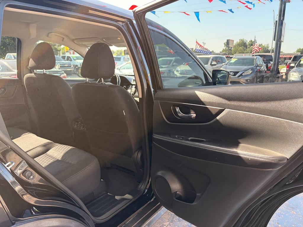 2020 Nissan Rogue Image 17