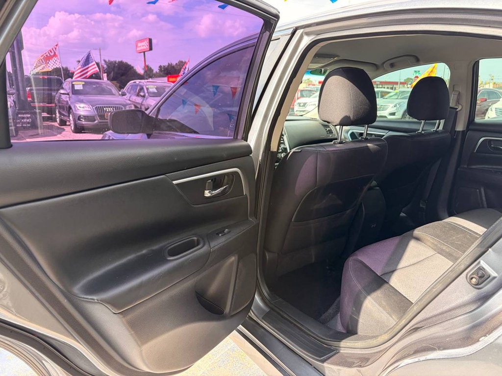 2018 Nissan Altima Image 12