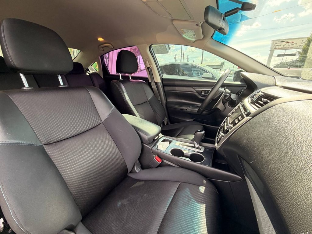 2018 Nissan Altima Image 16