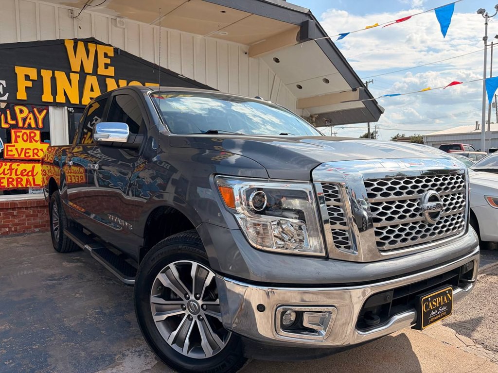 2019 Nissan Titan Image 1