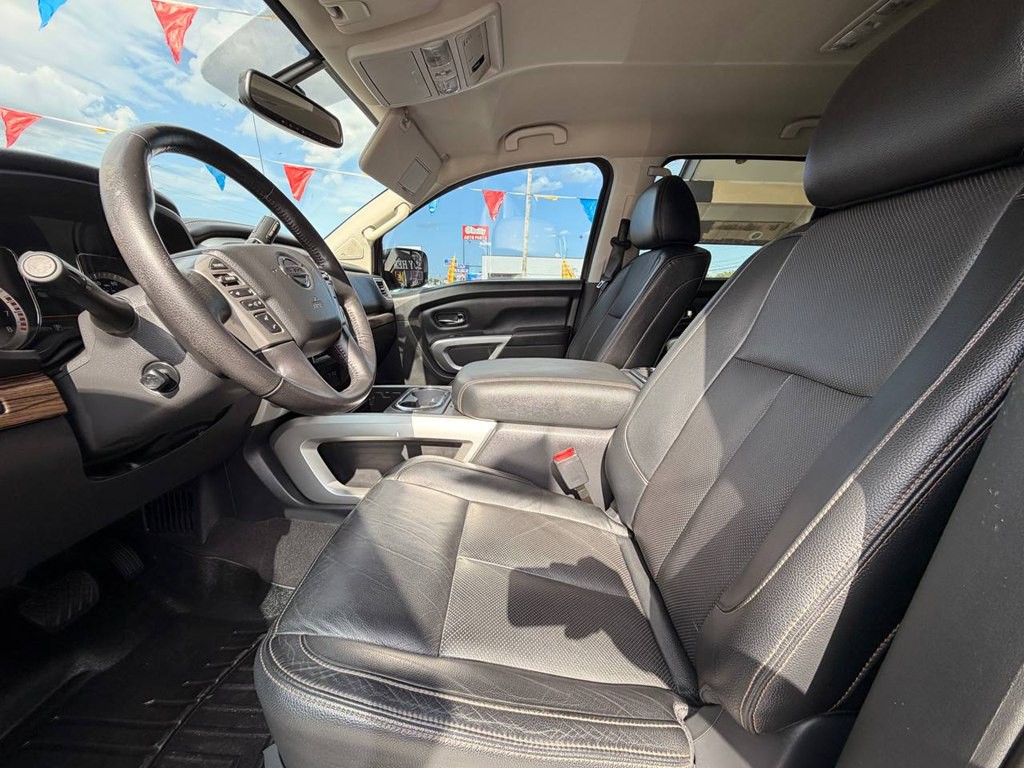 2019 Nissan Titan Image 10