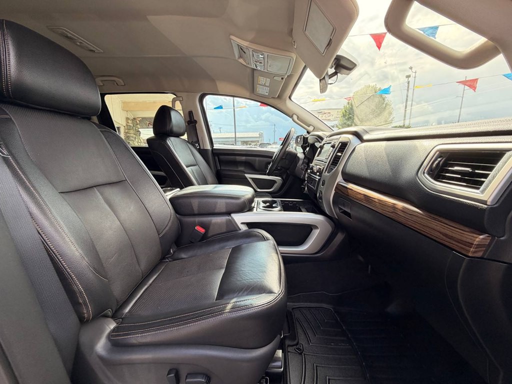 2019 Nissan Titan Image 15