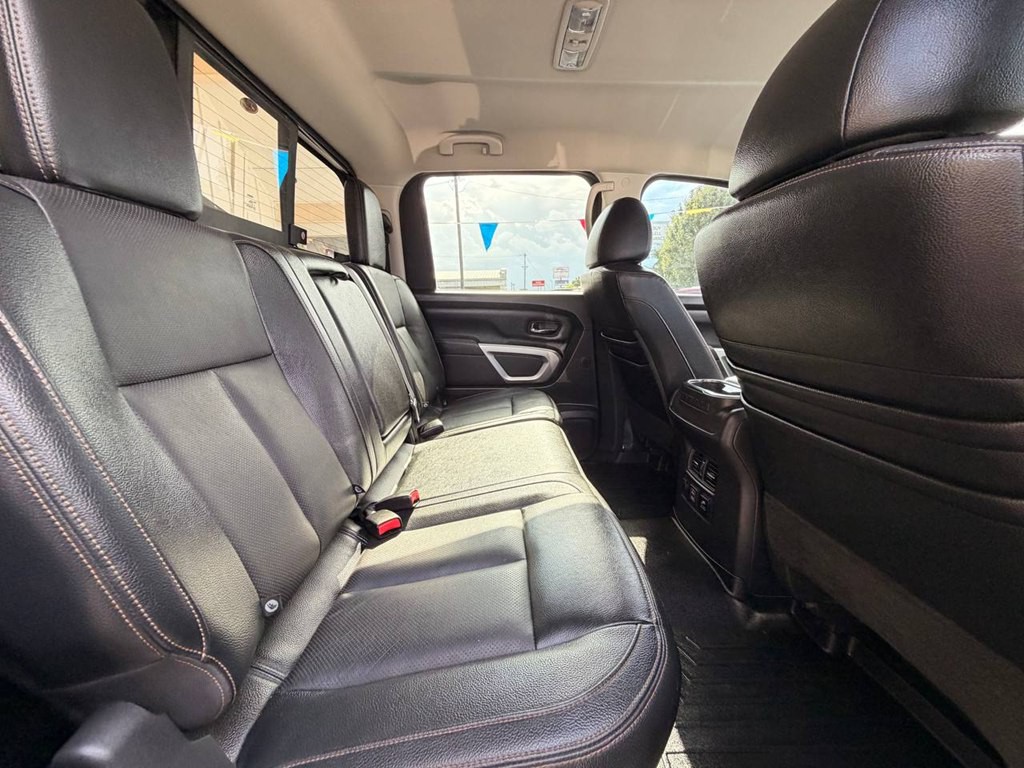 2019 Nissan Titan Image 18