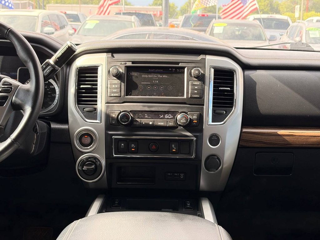 2019 Nissan Titan Image 21