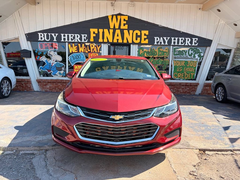 2017 Chevrolet Cruze Image 2