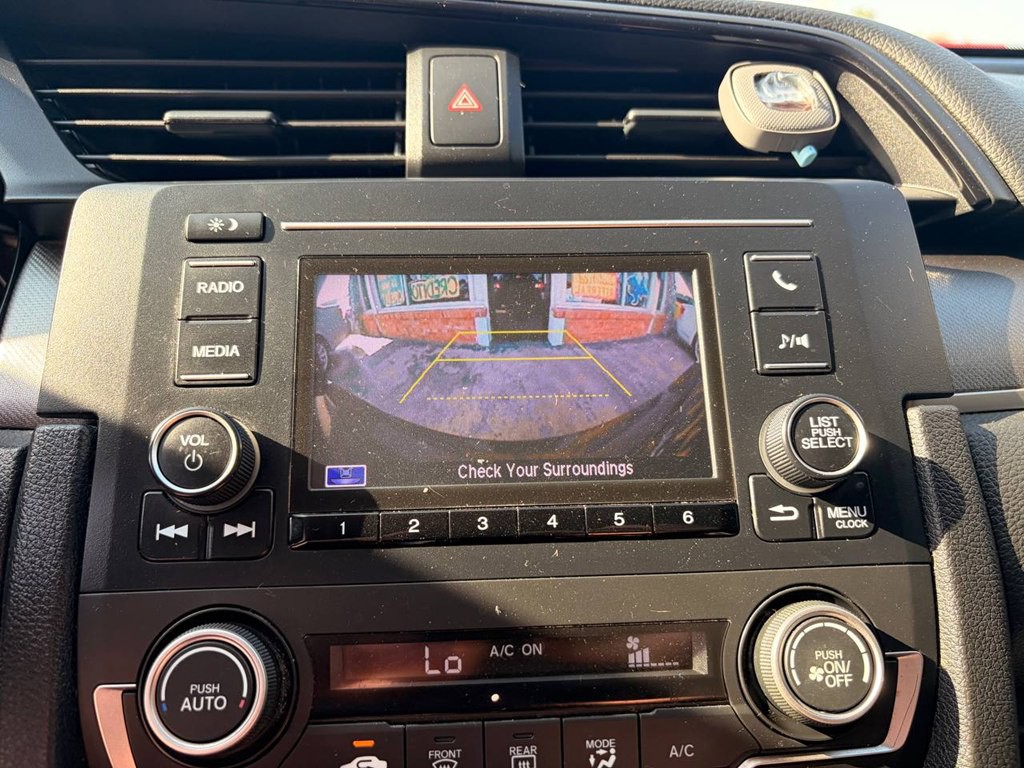 2018 Honda Civic Image 21
