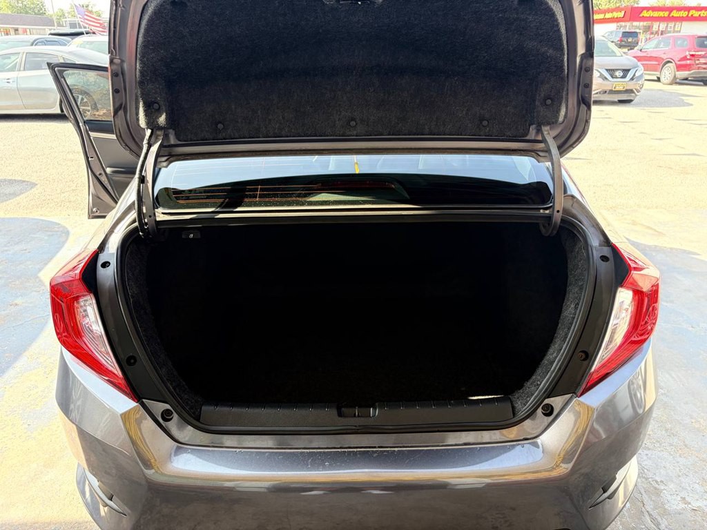 2018 Honda Civic Image 24