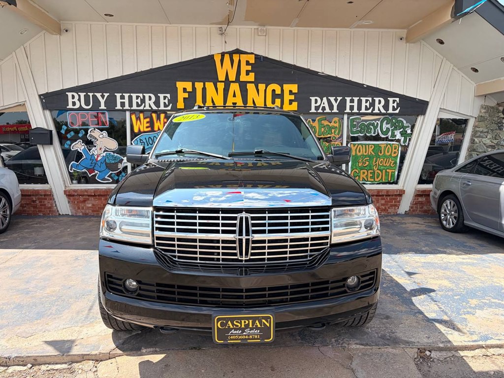 2013 Lincoln Navigator Image 2