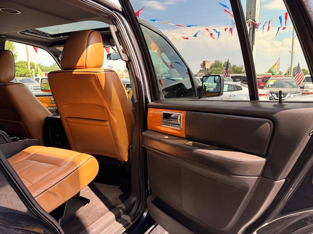2013 Lincoln Navigator Image 18