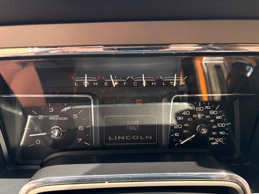 2013 Lincoln Navigator Image 26