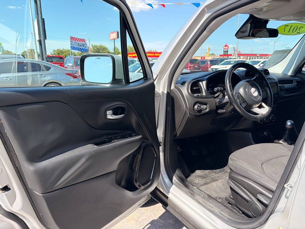 2017 Jeep Renegade Image 9