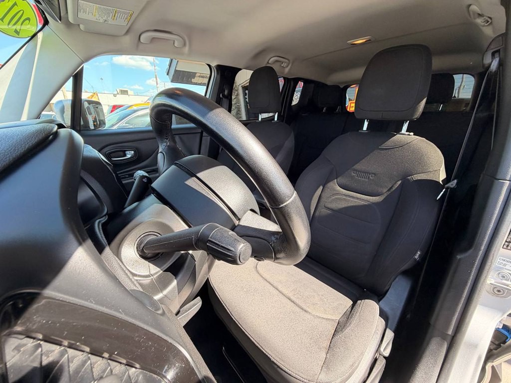 2017 Jeep Renegade Image 11