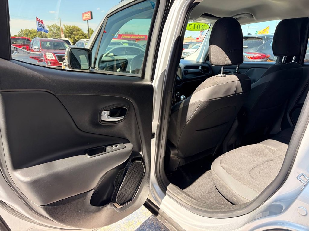 2017 Jeep Renegade Image 12