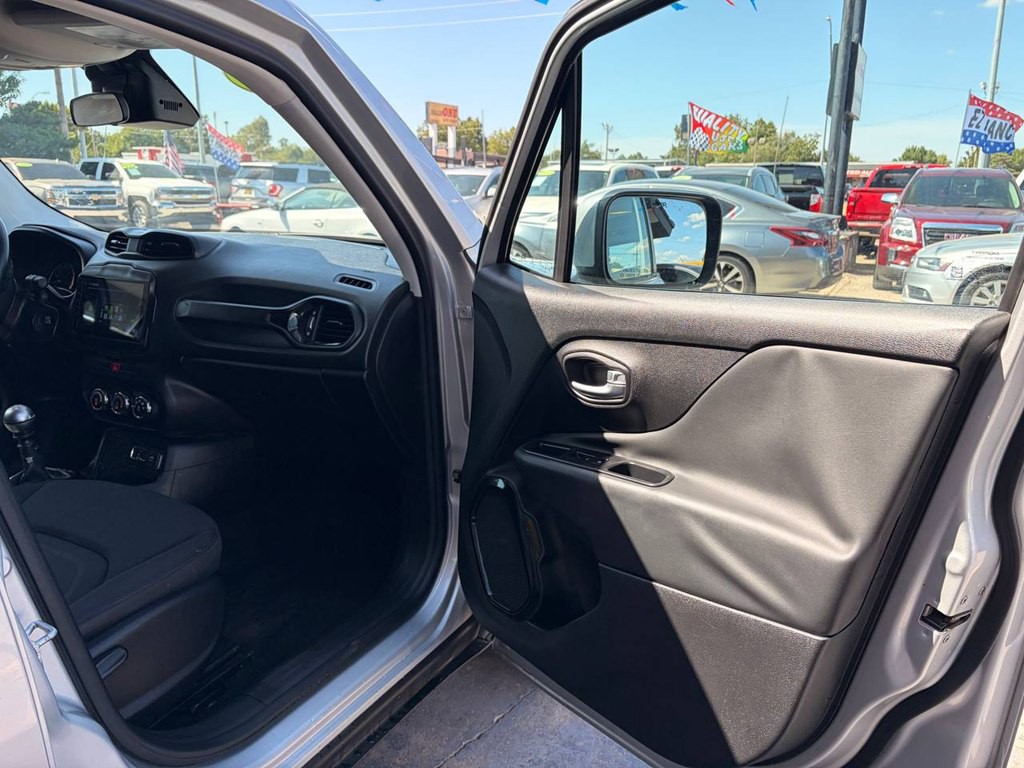 2017 Jeep Renegade Image 14