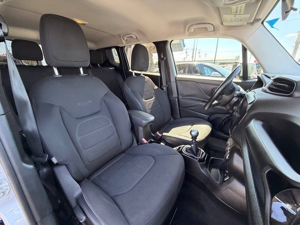 2017 Jeep Renegade Image 16
