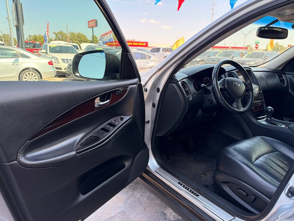 2017 INFINITI QX50 Image 9