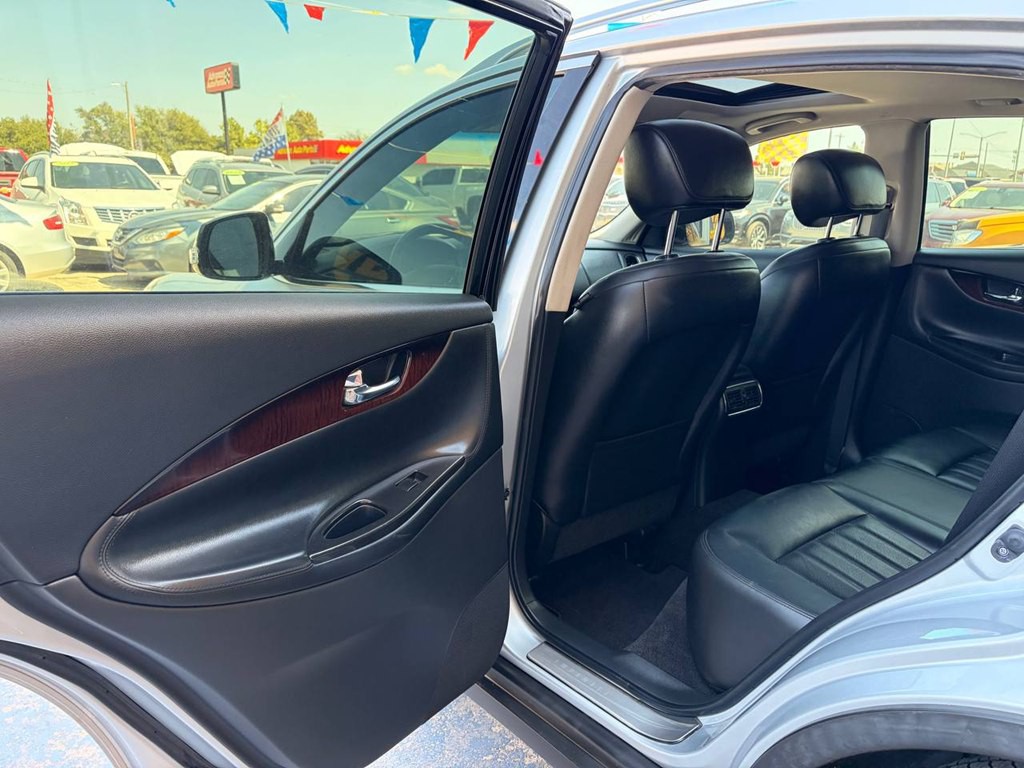 2017 INFINITI QX50 Image 12