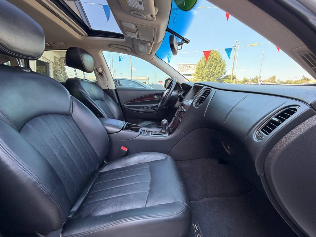 2017 INFINITI QX50 Image 15