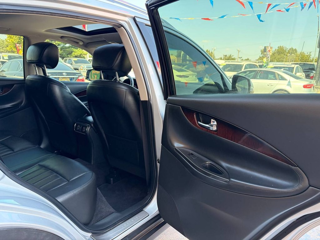 2017 INFINITI QX50 Image 17