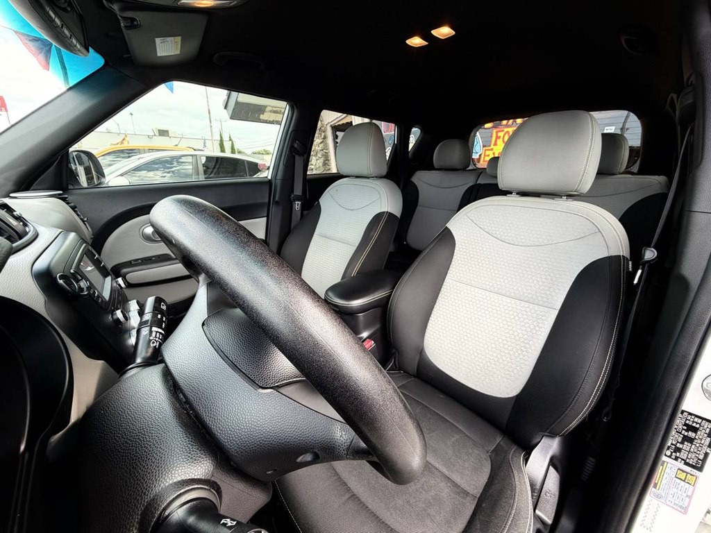 2016 Kia Soul Image 11