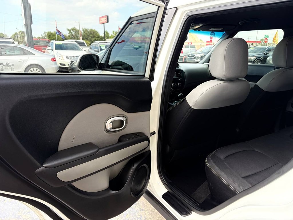 2016 Kia Soul Image 12