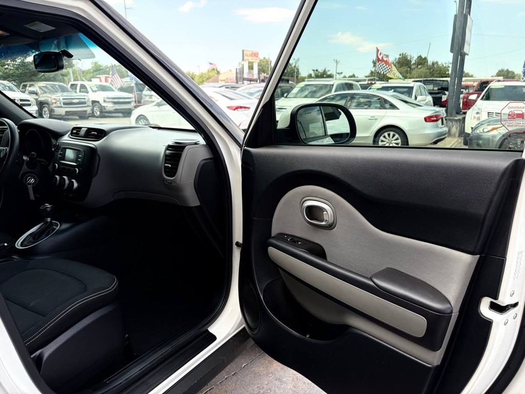2016 Kia Soul Image 14