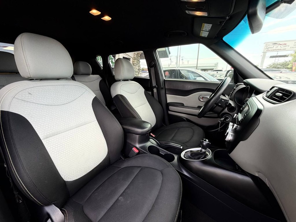 2016 Kia Soul Image 16