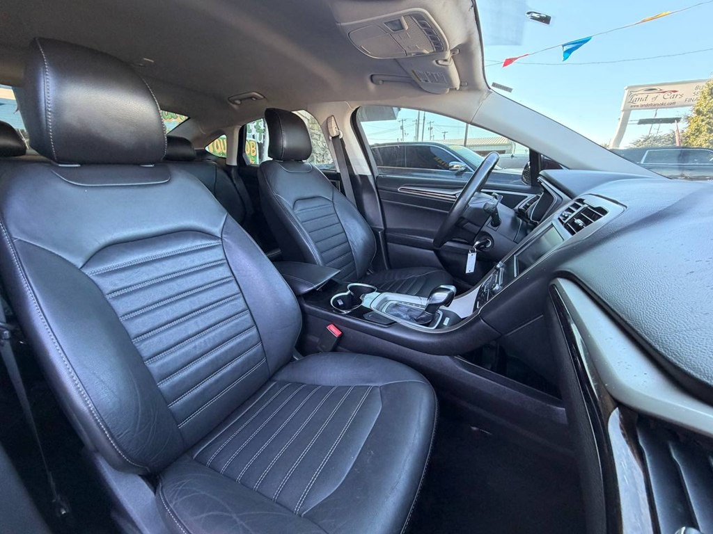 2016 Ford Fusion Image 16