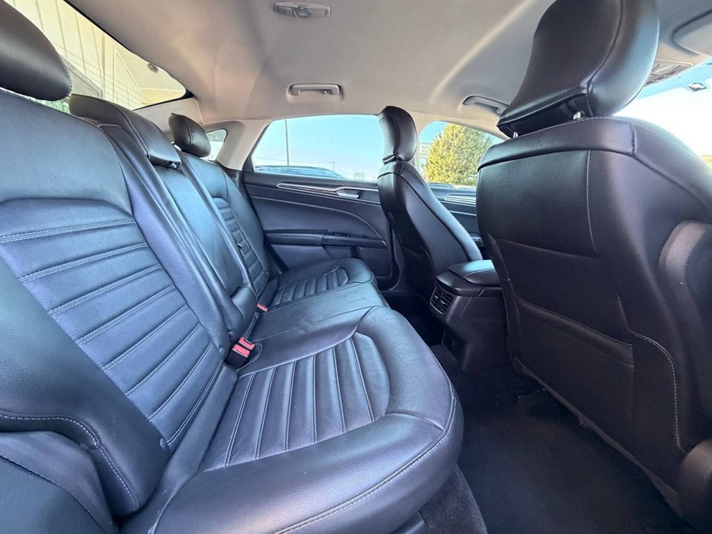 2016 Ford Fusion Image 18