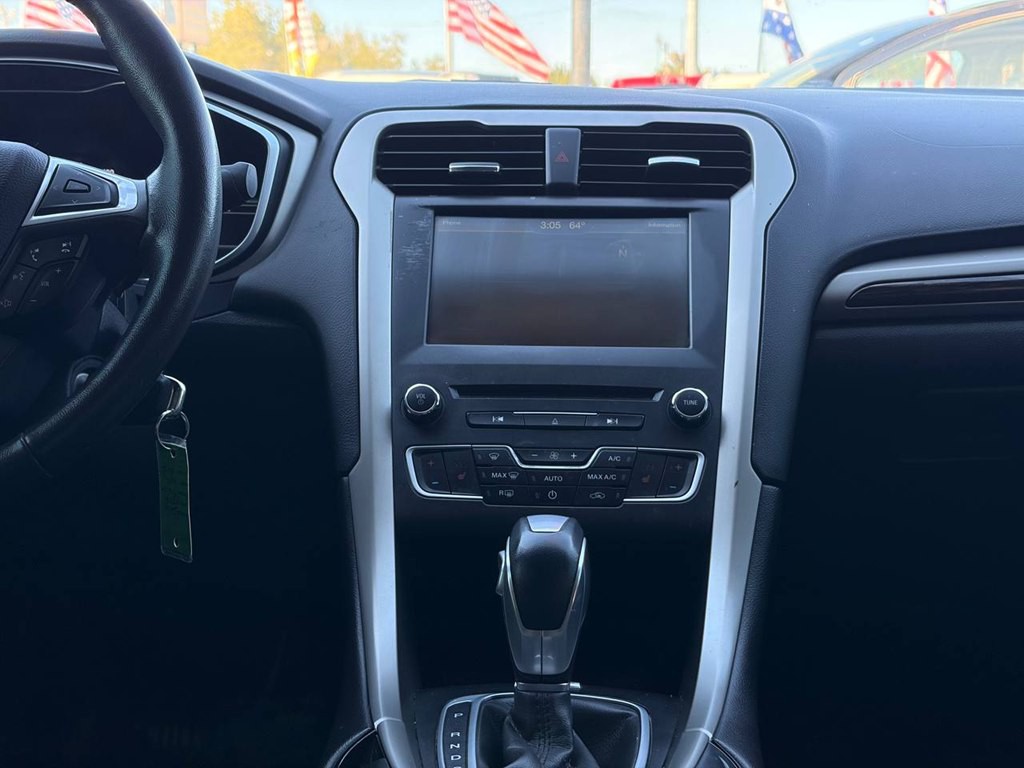2016 Ford Fusion Image 20