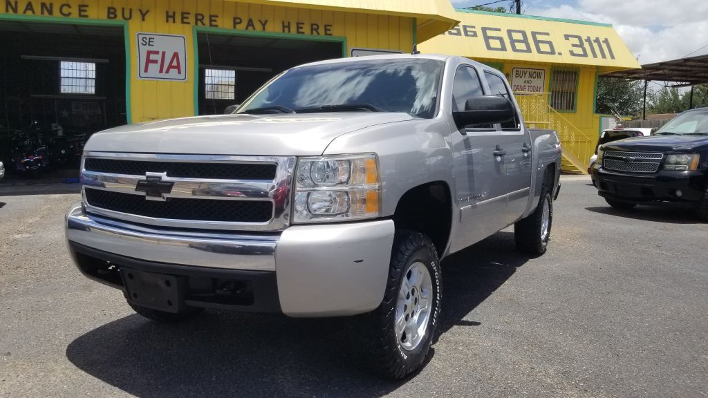 2007 Chevrolet Silverado 1500 Image 2