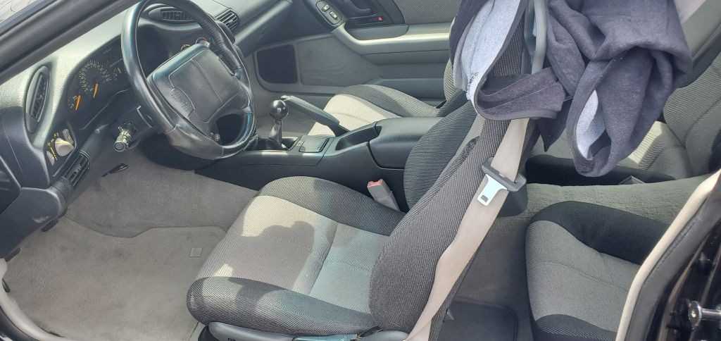 1993 Chevrolet Camaro Image 2