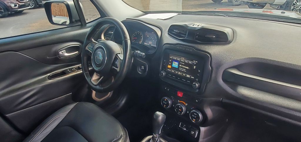 2016 Jeep Renegade Image 11