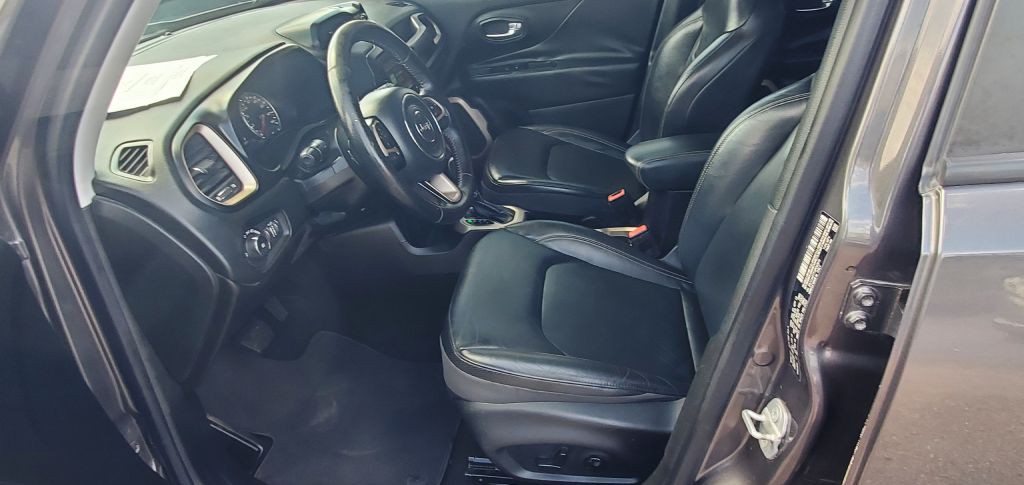 2016 Jeep Renegade Image 15
