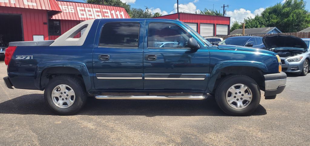 2005 Chevrolet Avalanche Image 15