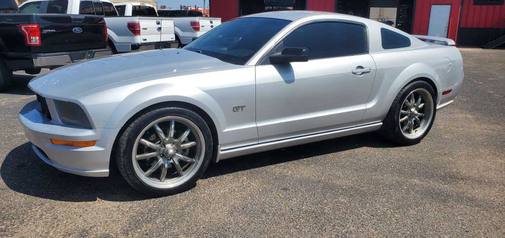 2006 Ford Mustang Image 2