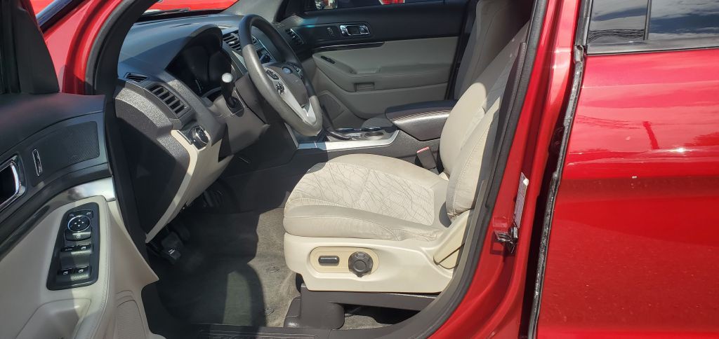 2015 Ford Explorer Image 2